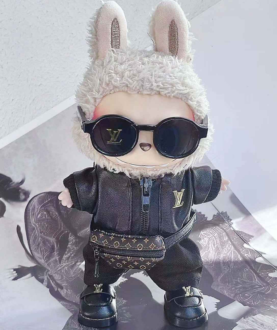 Black Louis Vuitton Monogram Outfit