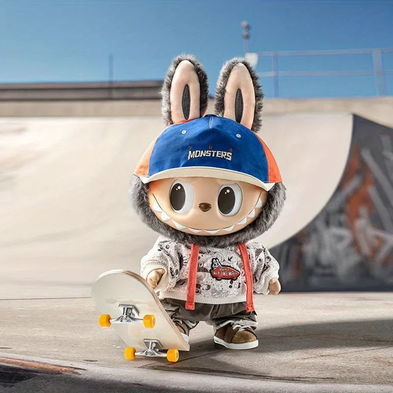 Labubu × Vans – Boneco de Peluche em Vinil Oldskool | Edição de Colecionador